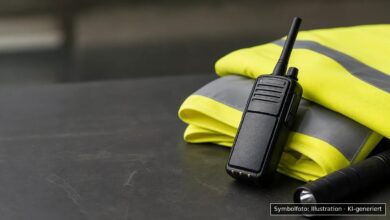 KI-generiertes Symbolfoto zu Illegale Müllentsorgung bei Kreisstraße DLG 24 bei Holzheim