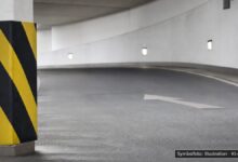 KI-generiertes Symbolfoto zu Verkehrsunfallflucht bei Kaufbeuren, Josef-Landes-Straße