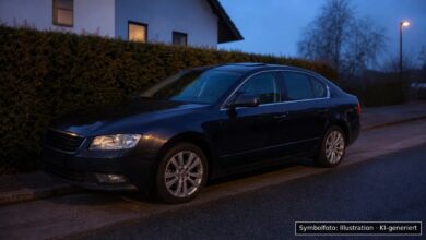 KI-generiertes Symbolfoto zu Sachbeschädigung an einem Fahrzeug bei Kempten, Daimlerstraße