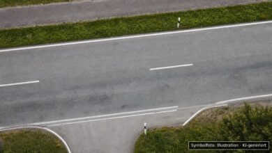 KI-generiertes Symbolfoto zu Verkehrsunfall bei Kleinaitingen
