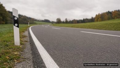 KI-generiertes Symbolfoto zu Verkehrsunfall bei Staatsstraße zwischen Legau und Lautrach