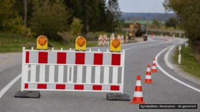 KI-generiertes Symbolfoto zu Straßensperrung wegen Veranstaltung bei Weißenhorn