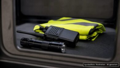 KI-generiertes Symbolfoto zu Festnahme / Polizeikontrolle bei Memmingen