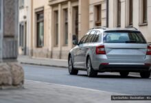 KI-generiertes Symbolfoto zu Verkehrskontrolle bei Memmingen