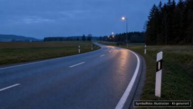 KI-generiertes Symbolfoto zu Verkehrsunfall bei Staatsstraße zwischen Mindelaltheim und Offingen