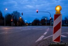 KI-generiertes Symbolfoto zu Verkehrskontrolle bei München