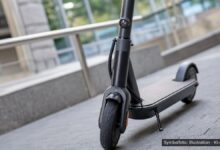 KI-generiertes Symbolfoto zu Verkehrskontrolle bei Neu-Ulm