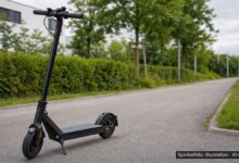 KI-generiertes Symbolfoto zu Verkehrskontrolle / Fahren ohne Fahrerlaubnis bei Burlafingen, Neu-Ulm