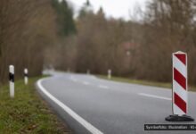 KI-generiertes Symbolfoto zu Verkehrsunfall (Auffahrunfall) bei Nördlingen, Würzburger Straße