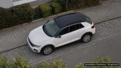 KI-generiertes Symbolfoto zu Verkehrsunfallflucht bei Nördlingen