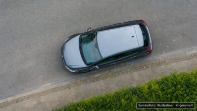 KI-generiertes Symbolfoto zu Verkehrsunfall bei Nördlingen