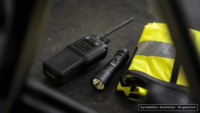 KI-generiertes Symbolfoto zu Körperverletzung und Verstoß gegen das Waffengesetz bei Nördlingen