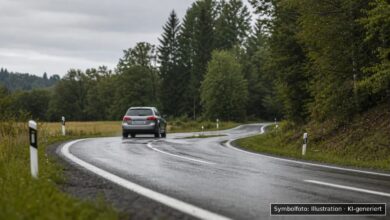 KI-generiertes Symbolfoto zu Verkehrsunfall bei Staatsstraße 2006 zwischen Zaumberg und Missen