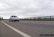 KI-generiertes Symbolfoto zu Verkehrsgefährdung / Falschfahrt bei Schweinfurt, Hahnenhügelbrücke