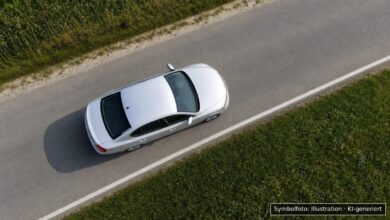 KI-generiertes Symbolfoto zu Verkehrsunfall bei L 1079 bei Nerenstetten, Langenau