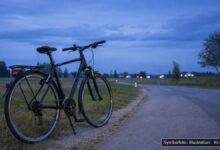 KI-generiertes Symbolfoto zu Alkoholisierter Radfahrer / Fahrradunfall bei Sigmarszell, Leiblachstraße