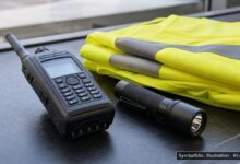 KI-generiertes Symbolfoto zu Polizei- und Feuerwehreinsatz bei Sonthofen, Rathaus