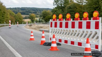 KI-generiertes Symbolfoto zu Straßenbauarbeiten mit Vollsperrung bei Buch