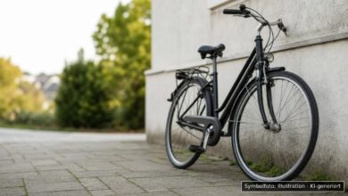 KI-generiertes Symbolfoto zu Verkehrsunfall bei Thannhausen