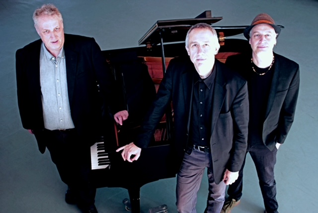 Beitragsbild zu trio mojazzart: Klassik trifft Jazz in der Synagoge Binswangen
