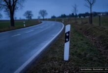 KI-generiertes Symbolfoto zu Verkehrsunfall bei Geisenried
