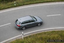 KI-generiertes Symbolfoto zu Verkehrsunfall bei B308 zwischen Bad Hindelang und Oberjoch (Jochpass)