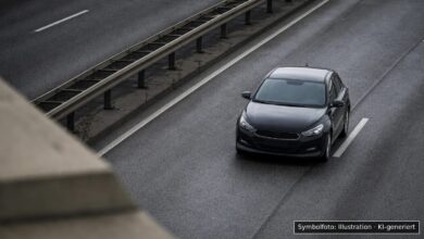KI-generiertes Symbolfoto zu Verkehrsunfall bei München-Fürstenried-West, Kreuzung Neurieder Straße / Autobahnabfahrt A95