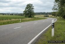 KI-generiertes Symbolfoto zu Verkehrsunfallflucht bei Marktoberdorf, Schillenberg