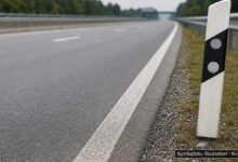 KI-generiertes Symbolfoto zu Verkehrsunfallflucht bei A 8, Anschlussstelle Augsburg-Ost, Augsburg-Lechhausen