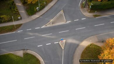 KI-generiertes Symbolfoto zu Verkehrsunfallflucht bei Kaufbeuren, Kreuzung Proschwitzer Straße/Sudetenstraße