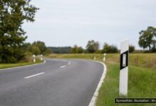 KI-generiertes Symbolfoto zu Verkehrsunfallflucht bei Kaufbeuren