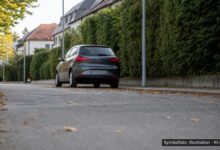KI-generiertes Symbolfoto zu Verkehrsunfallflucht bei Kriegshaber, Augsburg