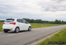 KI-generiertes Symbolfoto zu Verkehrsunfallflucht bei Bad Wörishofen