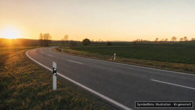 KI-generiertes Symbolfoto zu Verkehrsunfall bei Jedesheim (Illertissen), Einmündung der Staatsstraßen 2031 und 2018