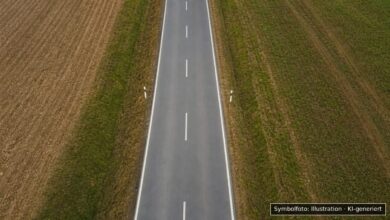 KI-generiertes Symbolfoto zu Verkehrsunfall mit Zeugenaufruf bei L266 zwischen Äpfingen und Schemmerhofen (Maselheim)