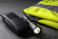 KI-generiertes Symbolfoto zu Versammlung / Polizeieinsatz bei Augsburg
