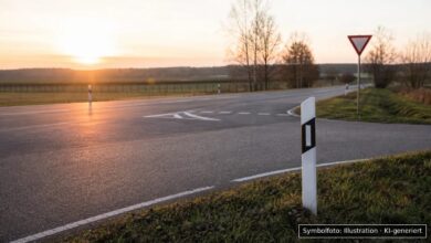 KI-generiertes Symbolfoto zu Verkehrsunfall bei Burgau
