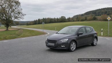 KI-generiertes Symbolfoto zu Verkehrsunfall bei Biberach, Rissegger Straße an der Einmündung zur K7500