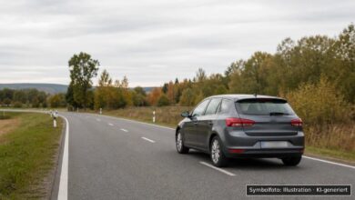 KI-generiertes Symbolfoto zu Verkehrsunfall bei Winterbach