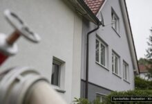 KI-generiertes Symbolfoto zu Wohnhausbrand bei Train, Landkreis Kelheim