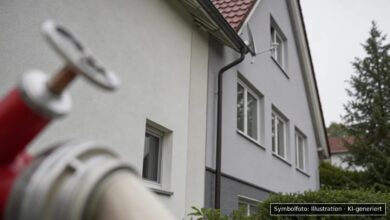 KI-generiertes Symbolfoto zu Wohnhausbrand bei Train, Landkreis Kelheim