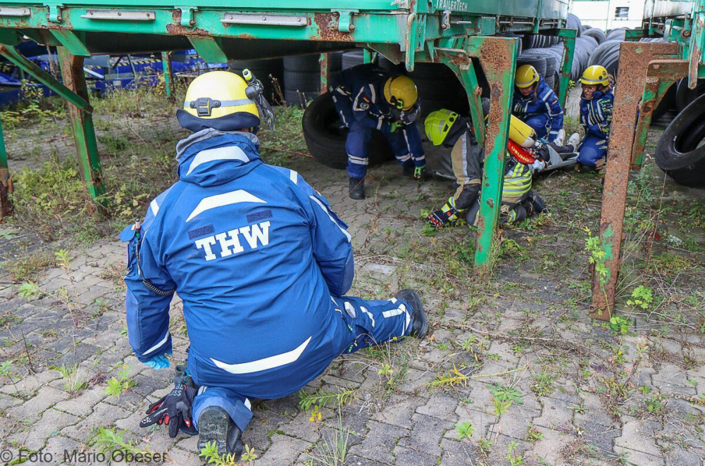 Große Katastrophenschutz-Übung bei Firma Rigdon in Günzburg
