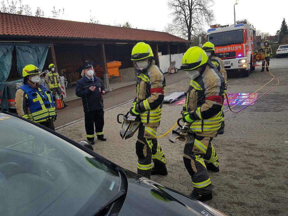 Leistungspruefung Feuerwehr Guenzburg