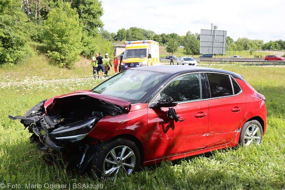 Unfall A8 AS Leipheim Ausfahrt 09072022