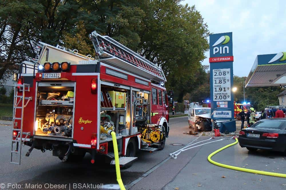 Unfall Ichenhausen Tankstelle 