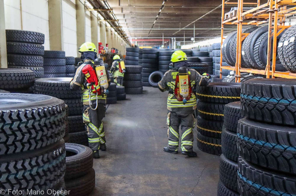 Große Katastrophenschutz-Übung bei Firma Rigdon in Günzburg