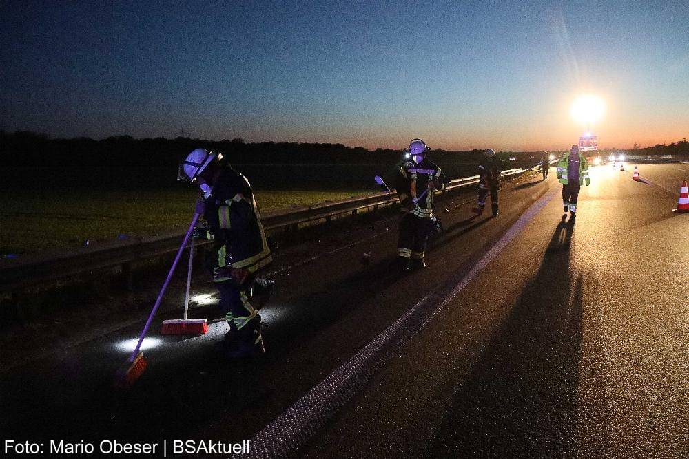 Pkw prallt auf der A8 bei Riedheim gegen die Leitplanke