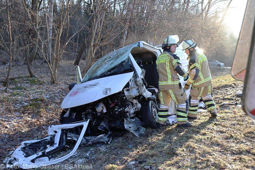 Am heutigen Freitagnachmittag, 19.01.2024, ereignete sich auf der Staatsstraße 2509, zwischen Leipheim und Unterfahlheim gegen 14.45 Uhr ein Verkehrsunfall mit schweren Folgen.