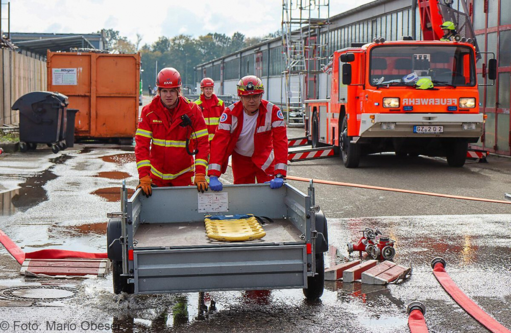 Große Katastrophenschutz-Übung bei Firma Rigdon in Günzburg