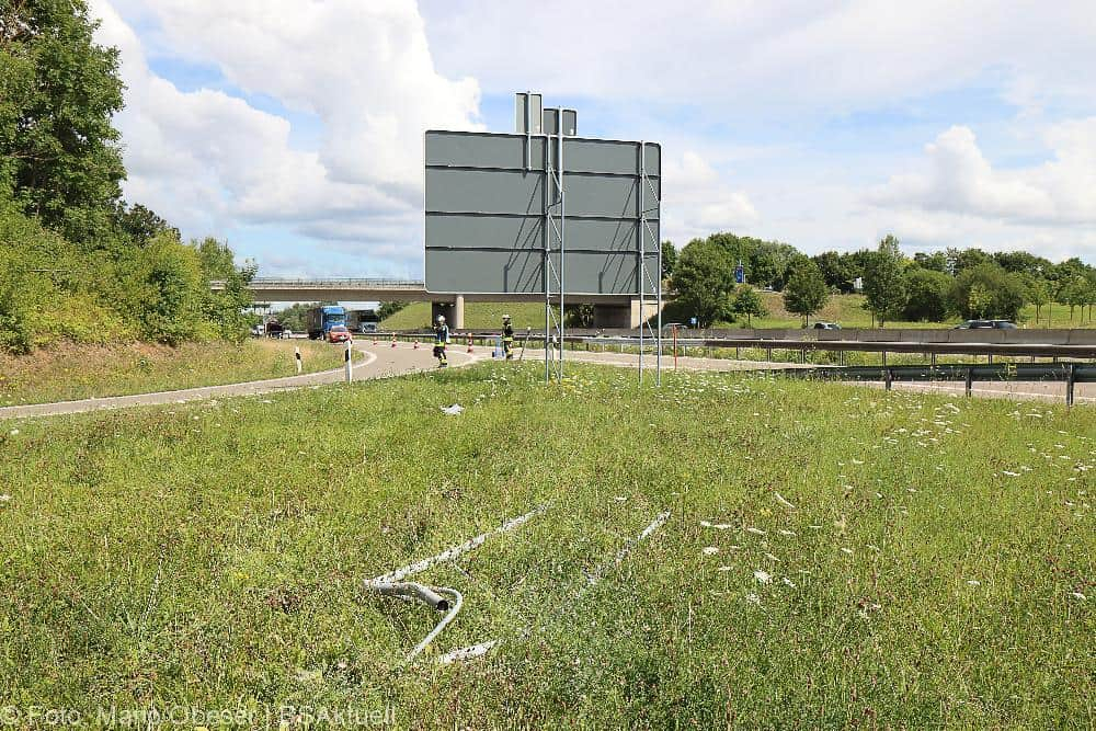 Unfall A8 AS Leipheim Ausfahrt 09072022